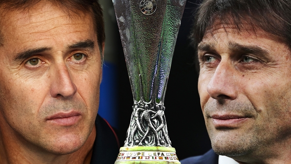 Julen Lopetegui of Sevilla FC (L) and Inter Milan Head Coach Antonio Conte