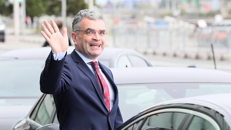 Dara Calleary ceapaithe ina Aire Stáit in áit Robert Troy