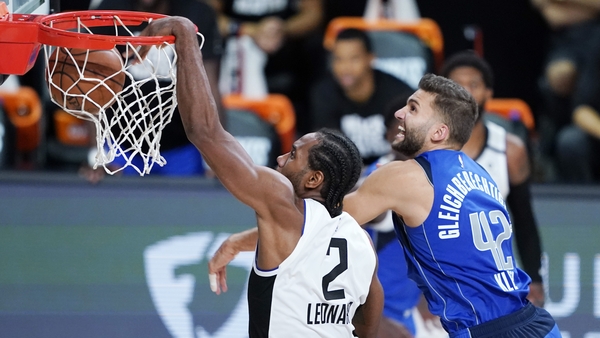 Kawhi Leonard (No 2) shone for the LA Clippers