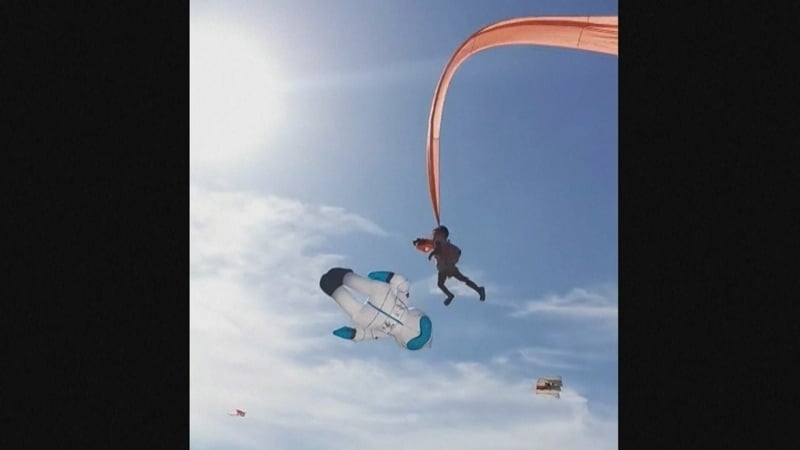 Local media reports said the three-year-old girl suffered minor cuts (Courtesy: Facebook/@viasblog)