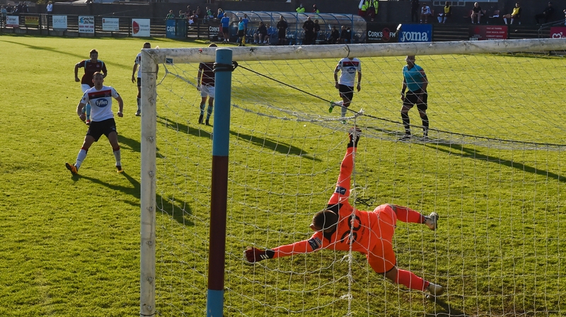 David McMillan fired home Dundak's second from the spot