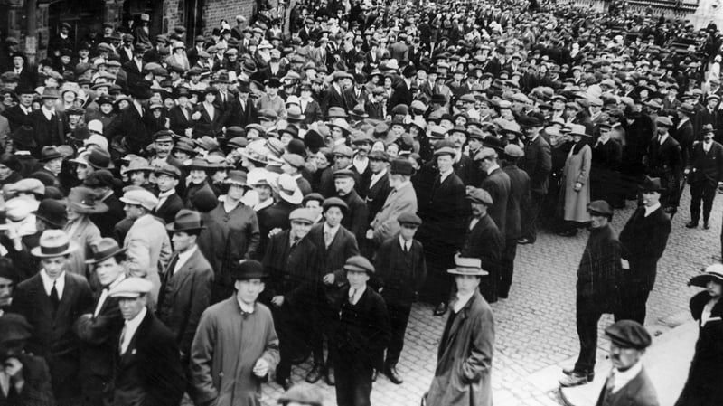 ISDL demonstrators gather at Liverpool's Pier Head in August 1920 for the arrival of Archbishop Daniel Mannix. (Photo: Firmin/Topical Press Agency/Getty Images)