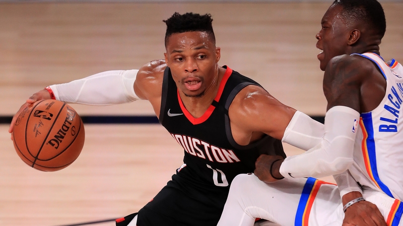 Russell Westbrook drives to the basket