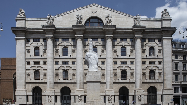 The LSE Group has agreed to divest its 99.9% stake in the Borsa Italiana group in order to gain clearance for its deal to buy Refinitiv
