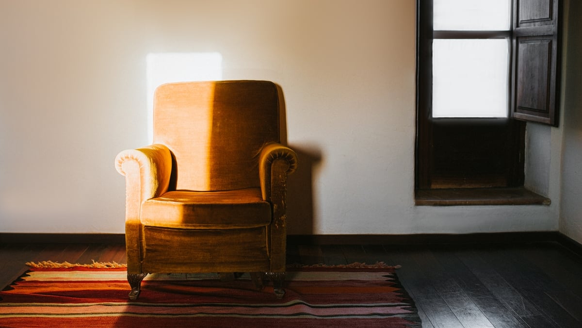 Second -hand furniture: trash or treasure? 