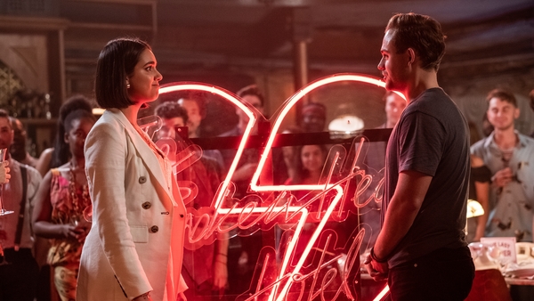 Geraldine Viswanathan and Dacre Montgomery in The Broken Hearts Gallery