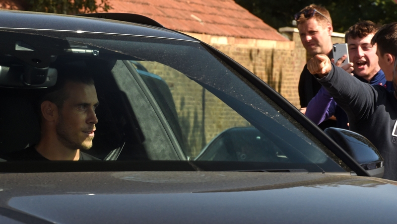 Spurs fans welcome back Gareth Bale