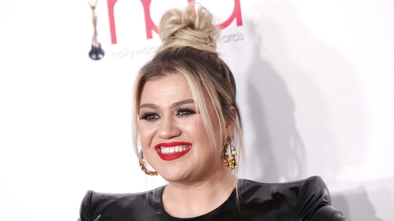 Kelly Clarkson said "divorce is never easy"