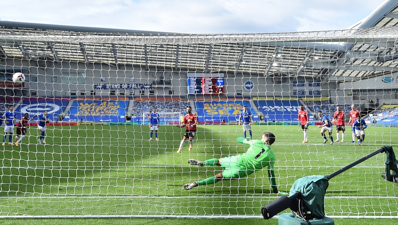 Fernandes of Manchester United scores the winning goal with a penalty