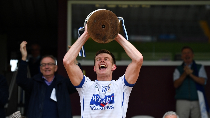 t Loman's Mullingar captain John Heslin lifts the trophy
