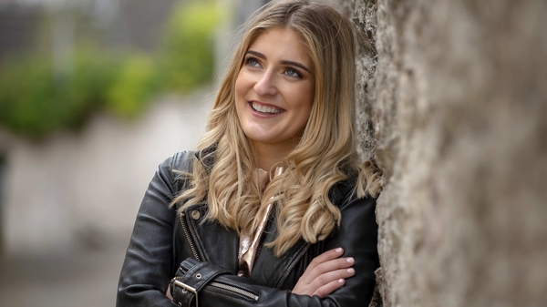 Doireann Ní Ghlacáin, láithreoir