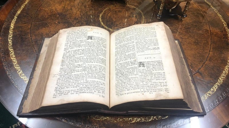 Bíobla Bedell ar díol