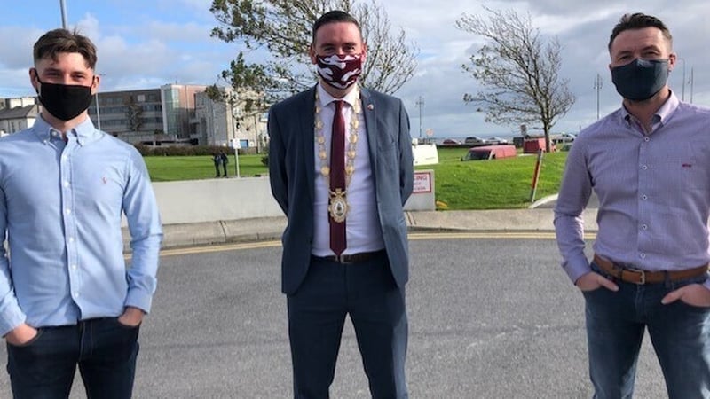Claddagh fishermen Patrick and Morgan Oliver with Galway Mayor Mike Cubbard