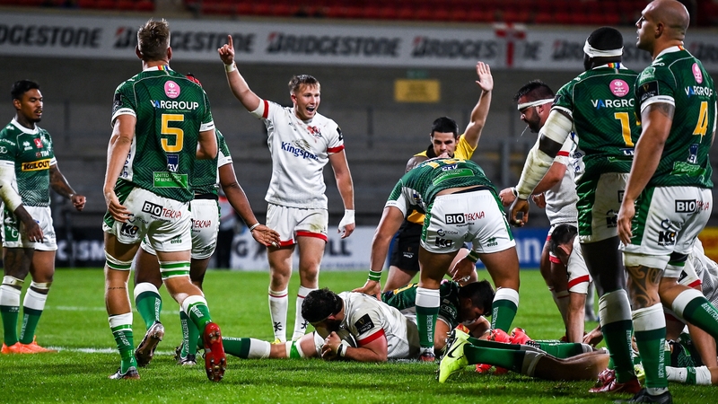 Marcell Coetzee of Ulster scores his side's fourth try