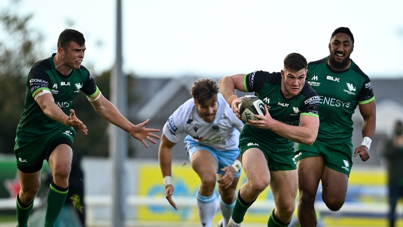 Peter Sullivan of Connacht makes a break with Bundee Aki in support