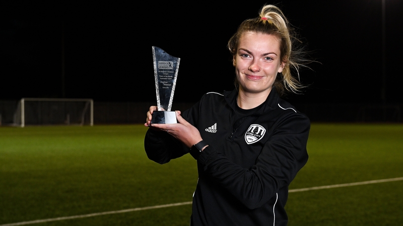 Saoirse Noonan with her award