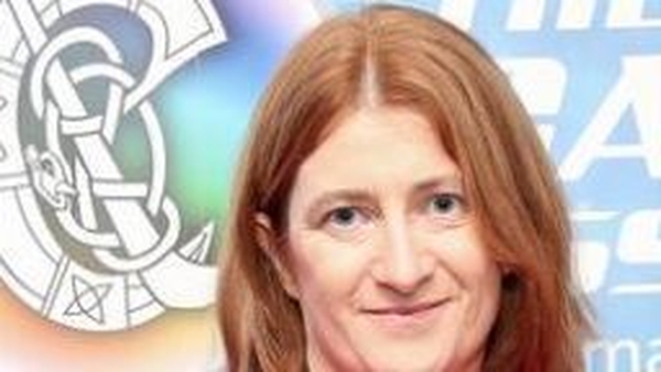 Hilda Breslin succeeds Kathleen Woods as president