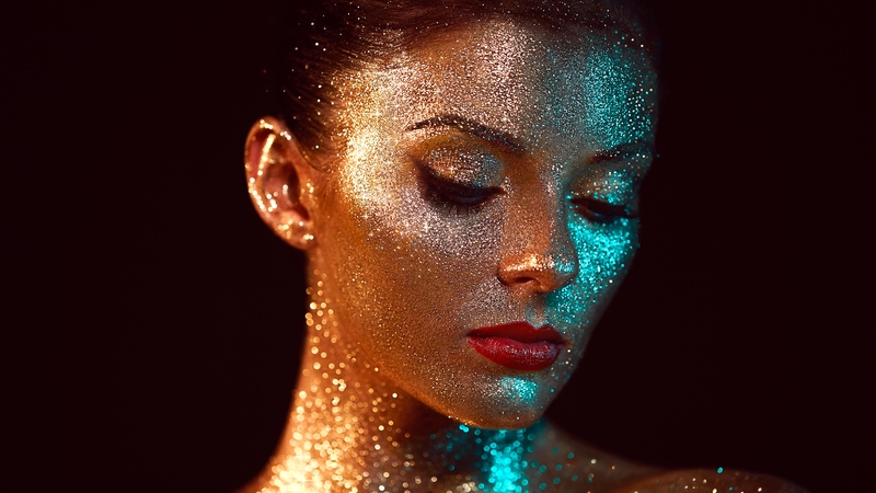 Katie Wright learned this clever trick from popstar Sophie Ellis-Bextor, who is a big fan of glitter make-up.