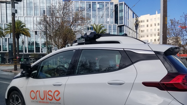 The test cars can now use the streets at speeds of up to 48 km per hour, during the day and night.