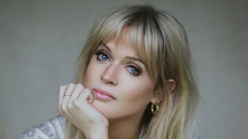 The author, agony aunt, and podcast sensation talks about love, loneliness, and the issue of ghosting; in today's modern dating world.