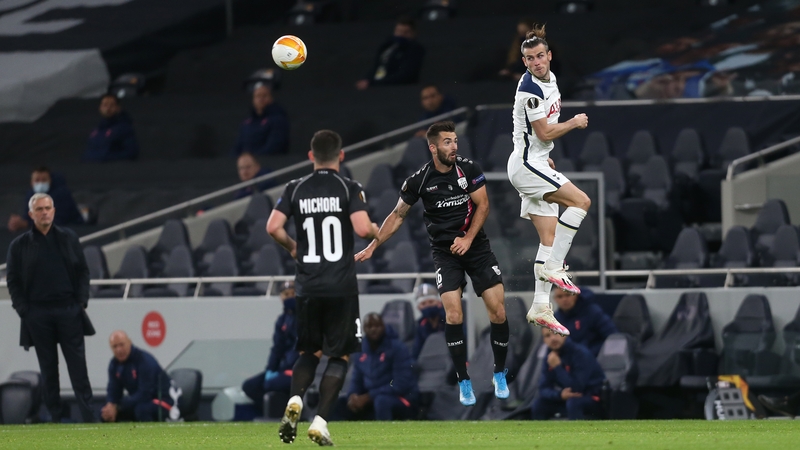 Tottenham Hotspur's Gareth Bale beats LASKs Marvin Potzmann