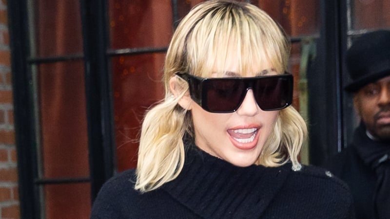 Miley Cyrus: "I lost my house in a fire but found myself in its ashes".