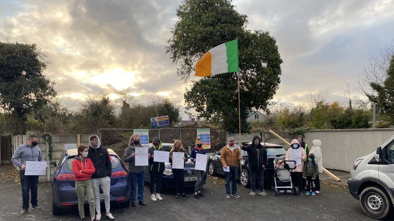 Slí na Mona residents in Ballymahon have blocked machinery entering the area