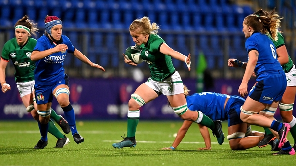 Claire Molloy bursts forward during an Ireland attack in Donnybrook
