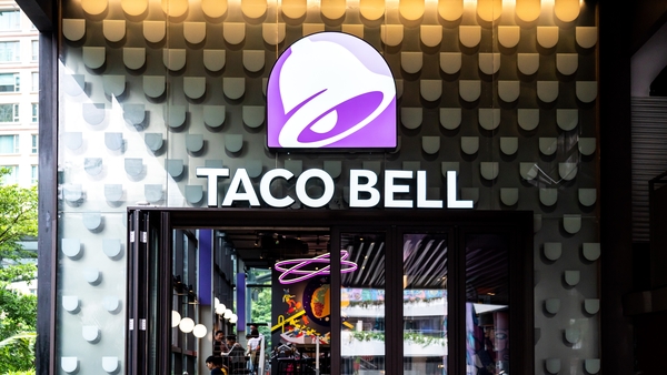 Yum Brands was boosted by strong online sales at its Taco Bell chain as Covid-19 pandemic fears kept customers at home
