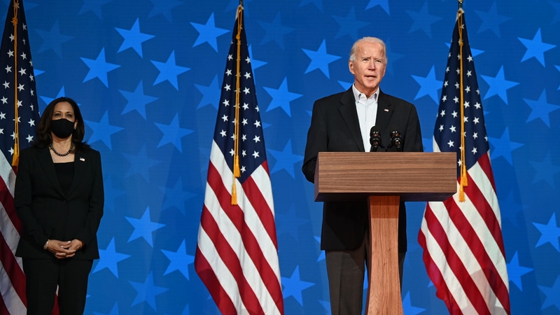 Biden chun cinn i Georgia agus Pennsylvania anois