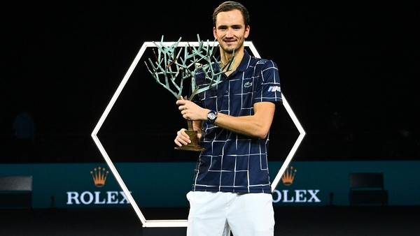 Daniil Medvedev powered past a flat Alexander Zverev in the deciding set