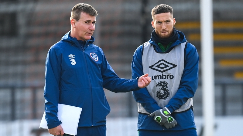 Stephen Kenny speaking to Matt Doherty earlier this week in training