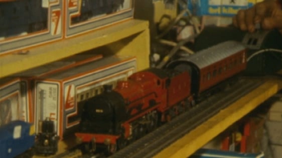 Model train (1985)