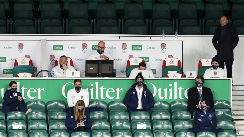 Eddie Jones (r) looks on as England beat Ireland 18-7