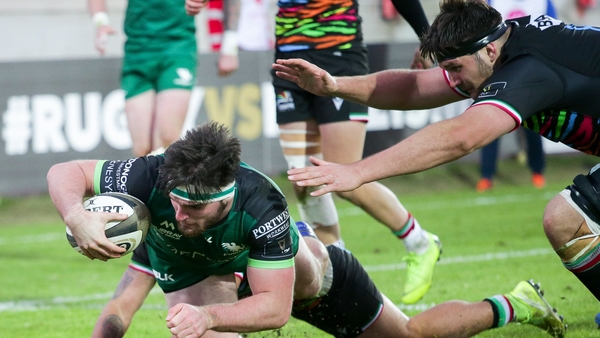 Tom Daly goes over for Connacht's fifth try