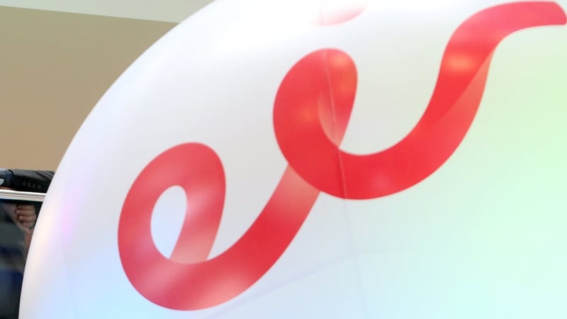 Pionós €2.45 milliún gearrtha ar eir