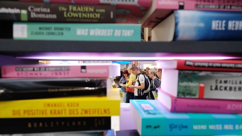 German media group in $2.175 billion deal for Simon & Schuster