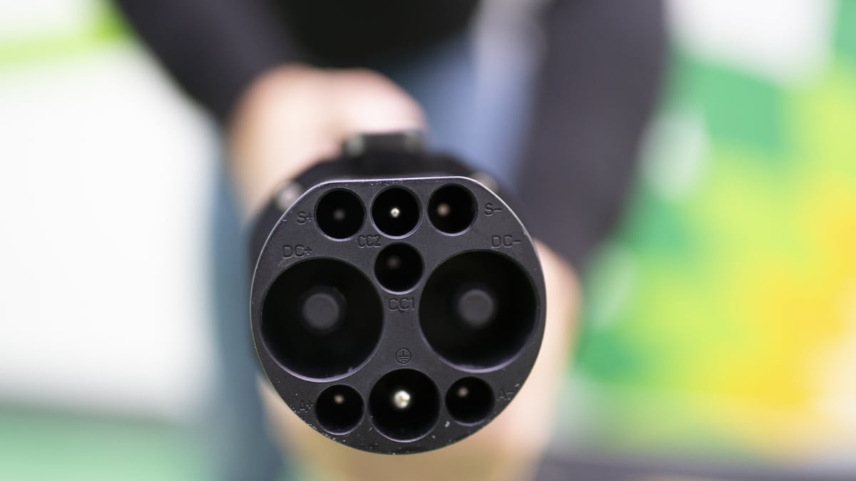 7.50am Business News