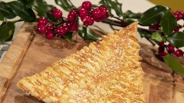 A show-stopper for your Christmas table.