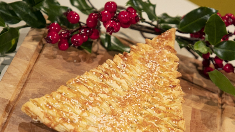 A show-stopper for your Christmas table.