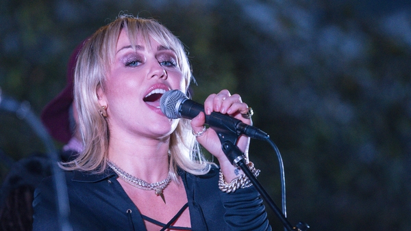 Miley Cyrus: "I just clung to what I had left of that house, which was me and him."