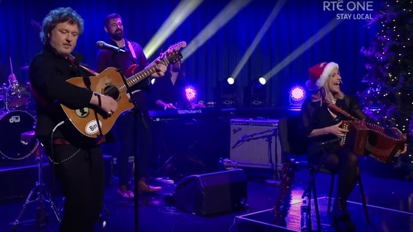 Mundy and Sharon Shannon - Galway Girl on The Late Late Show