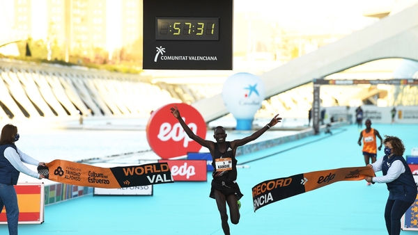 Kandie breaks the tape in Valencia