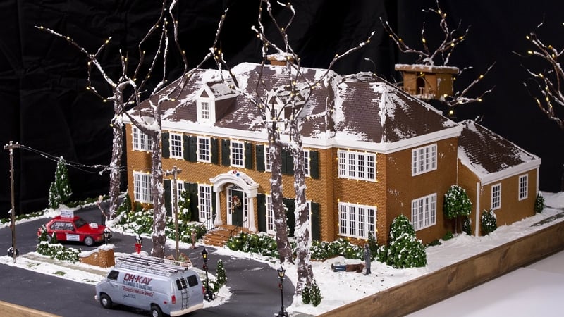 Home Alone - gingerbread style!