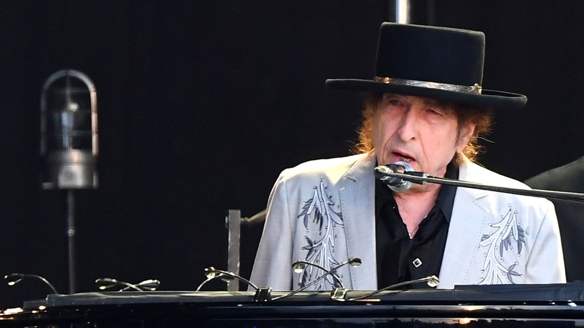 Bob Dylan returns to Ireland