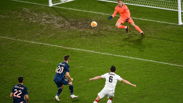 Jordan Flores scores Dundalk's first goal