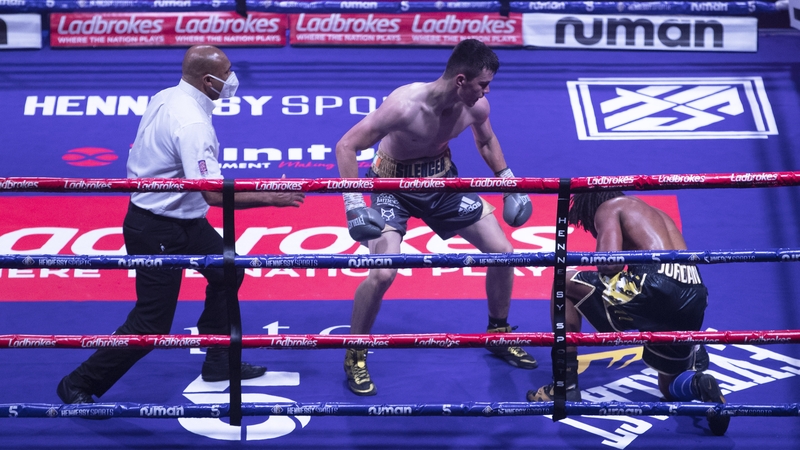 Aaron McKenna sends Jordan Grannum to the canvas in the second round