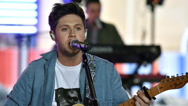 Niall Horan - Hailed ALONE's "1,400 amazing volunteers"