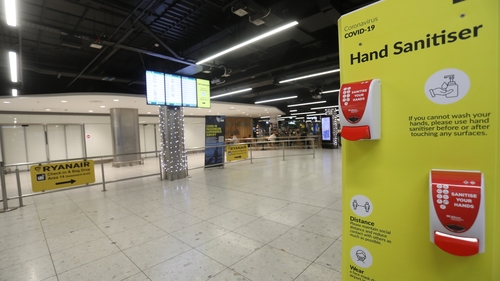 Different strategies mean there are gaps in Covid-19 travel measures on both sides of the border (Pic: RollingNews.ie)