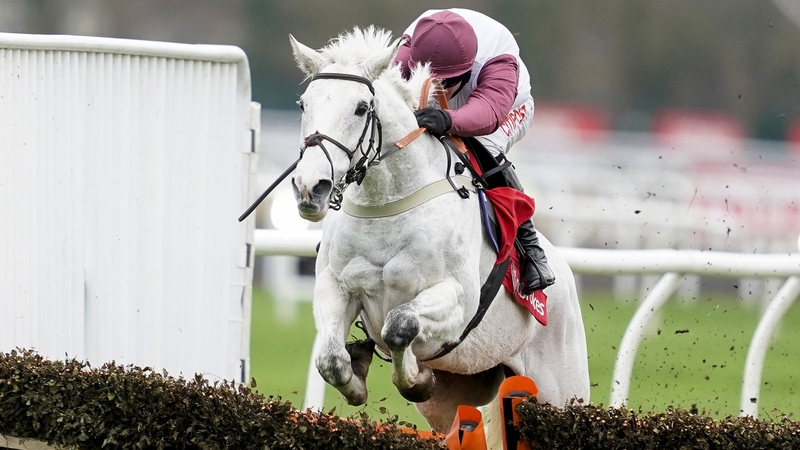 Silver Streak recorded a gutsy win from the front at Kempton